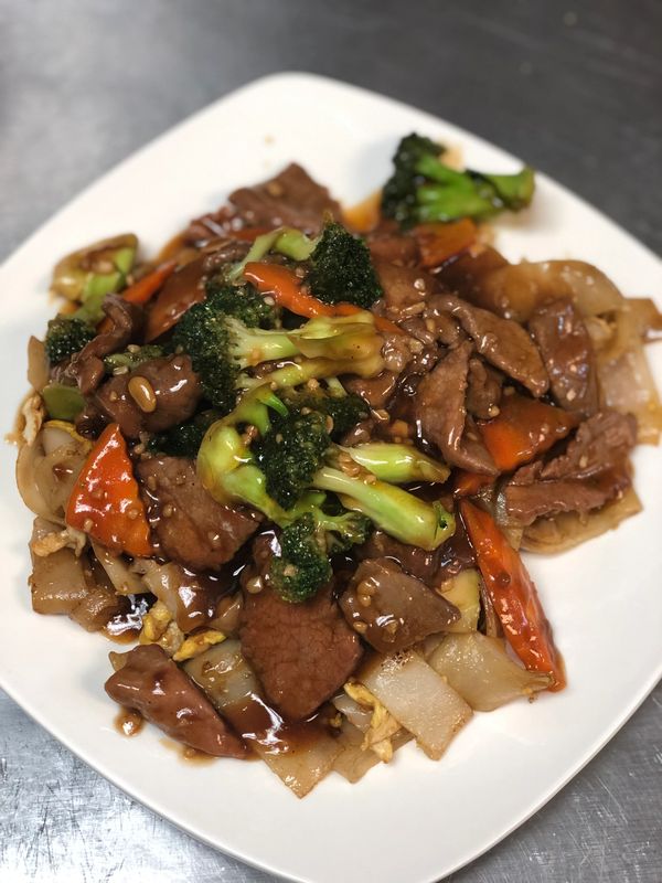 Rolling Wok Asian Cuisine & Pho Restaurant, Thai Food